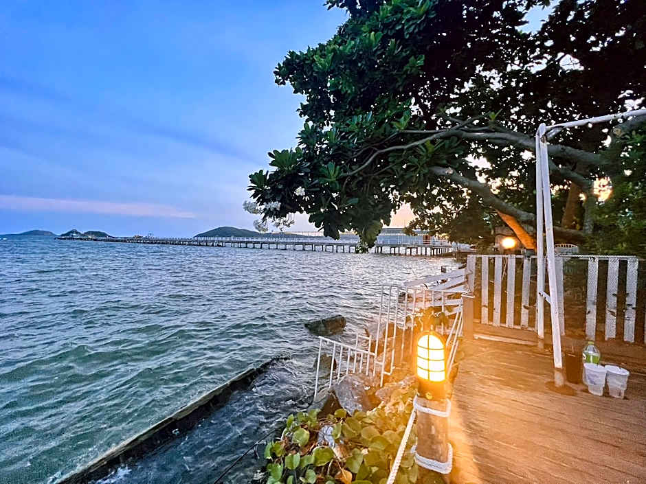 Baan Sattahip by the sea