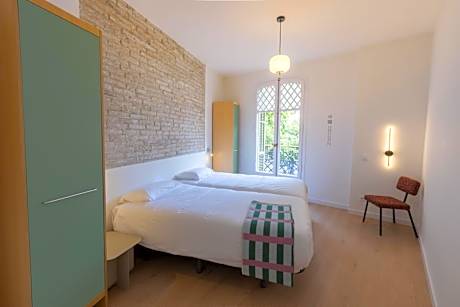 Twin Room with Private Bathroom
