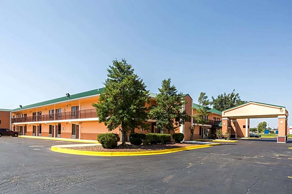 Econo Lodge Decatur Hotel