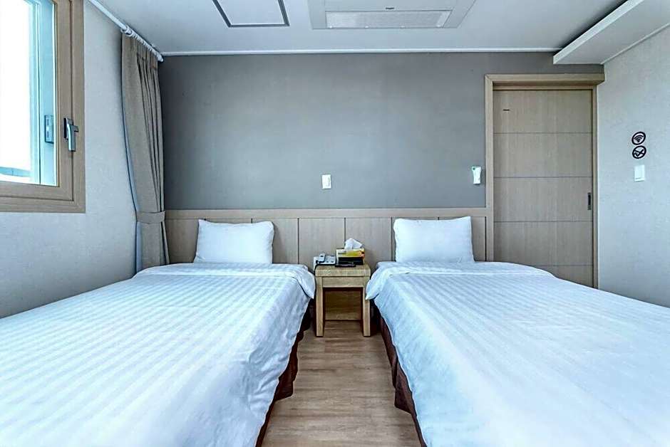 Jungmoon City Hotel & J-hill Hotel