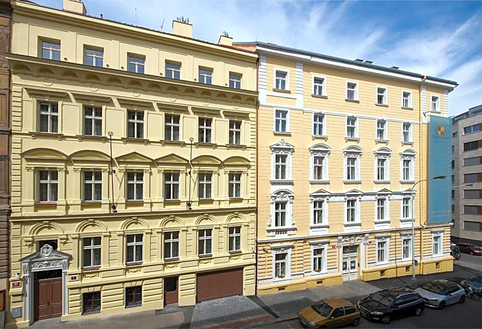 DownTown Suites Rubesova