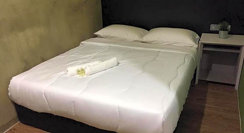 Monaco Boutique Hotel Kampung Air