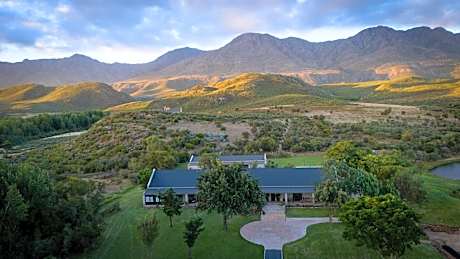 Swartberg Private Game Lodge