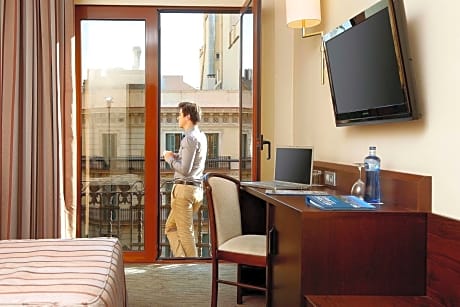 Double or Twin Room (2 Adults + 1 Child) (2 Twin Beds)