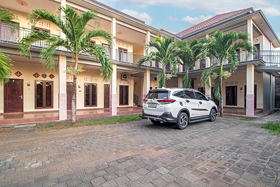 OYO Life 93504 Kost Krisna