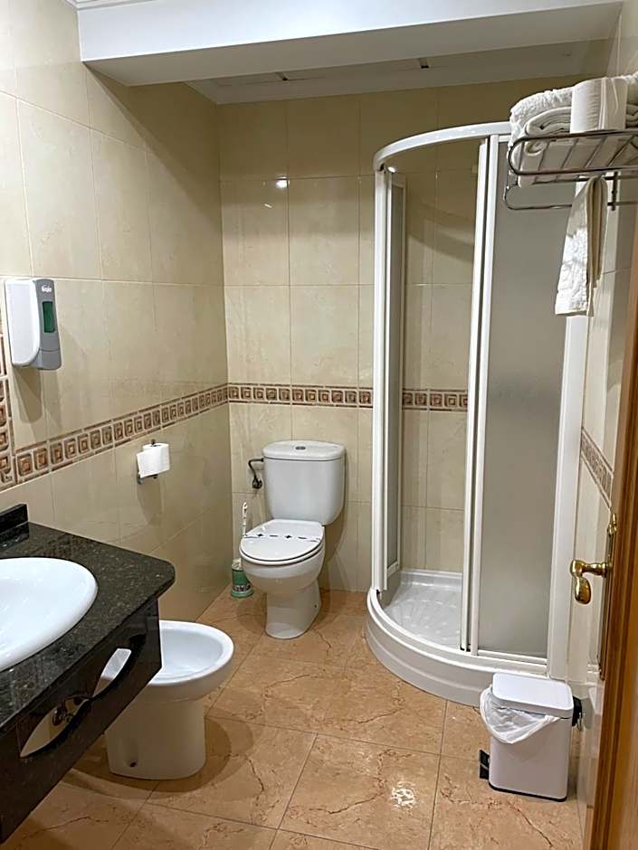 HOTEL MORENO