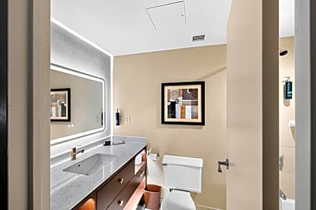 Executive King Room - Non-Smoking