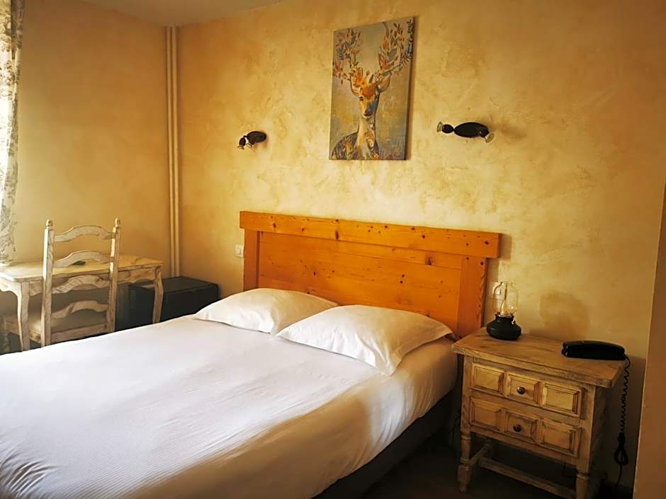 Hotel Restaurant Planes