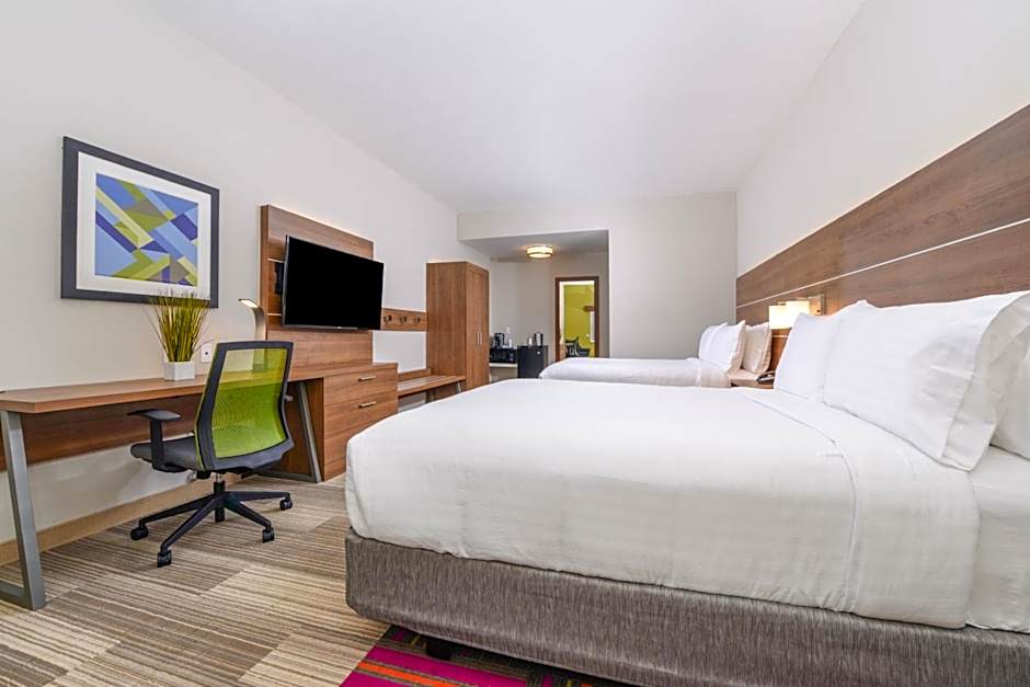 Holiday Inn Express & Suites St. Petersburg - Seminole Area By IHG