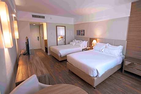 Deluxe Double Room with Balcony and Sea View