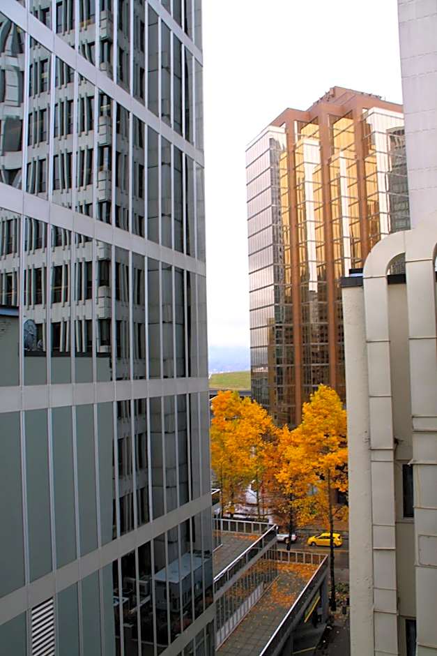 Days Inn by Wyndham Vancouver Downtown