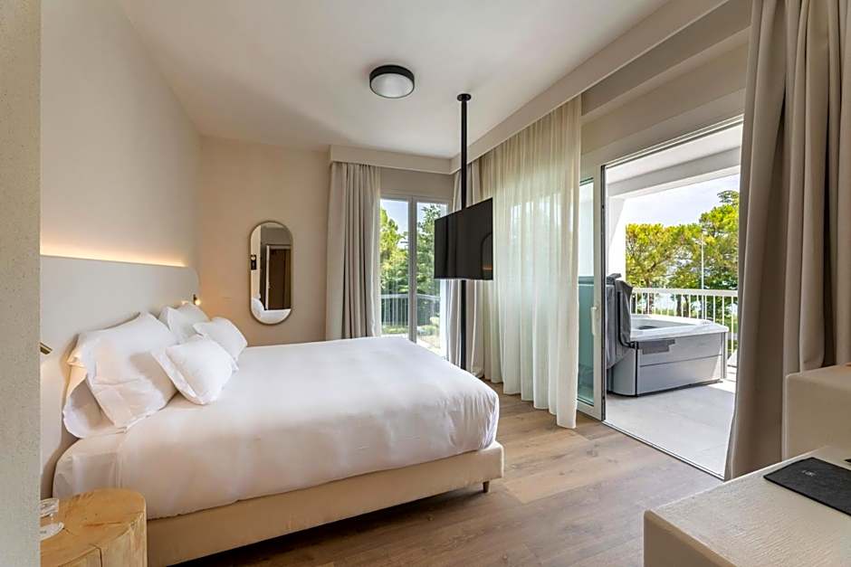 Hi Hotels Sirmione - Lakeview Pool