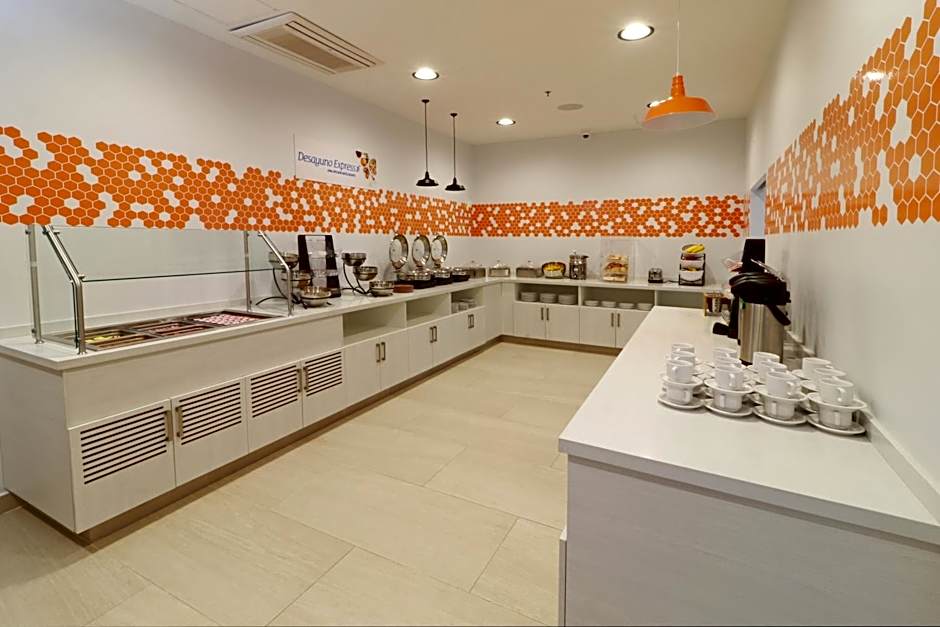 Holiday Inn Express And Suites Ensenada Centro By IHG