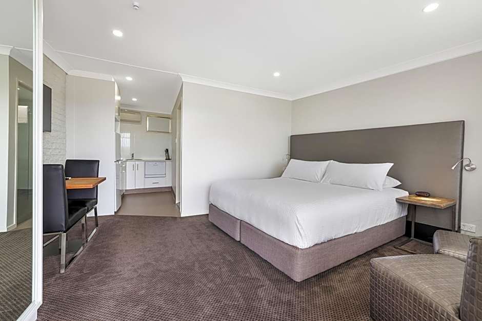 Photo 1 of 11 of Studio Apartment