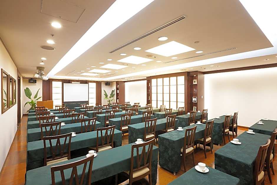 Shin-Osaka Esaka Tokyu REI Hotel