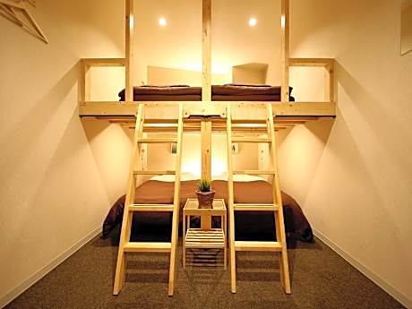 Quadruple Room with Bunk Bed and Shared Bathroom