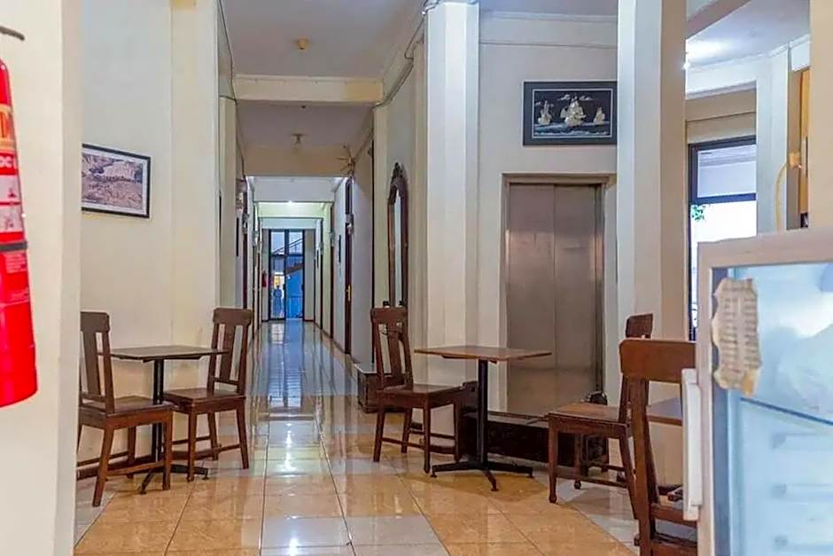 Graha Ara Homestay Syariah RSUD Dr Soetomo Surabaya Mitra RedDoorz