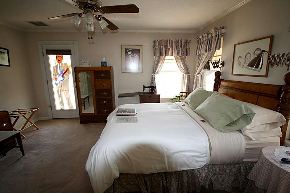 Woodrow House Bed & Breakfast