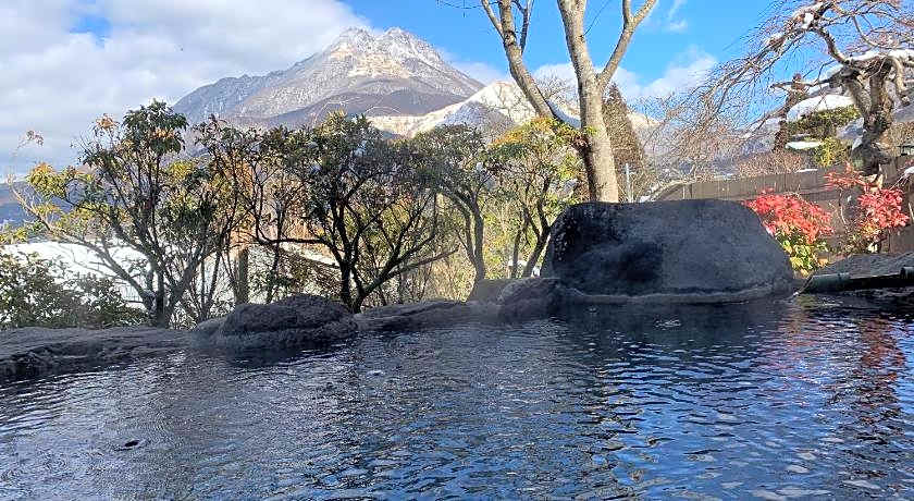 Yufuin Sanso Waremokou Hotel