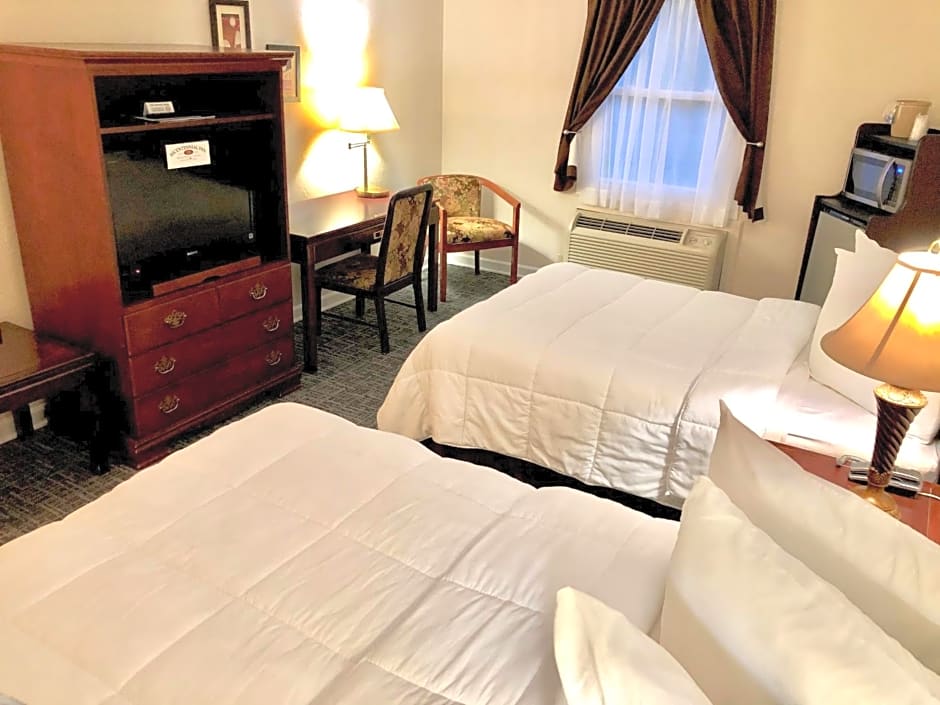 Bicentennial Inn