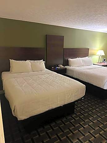 Queen Room with Two Queen Beds - Non-Smoking