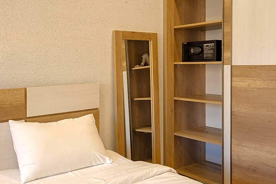 Ereto Hotel by SnowTime