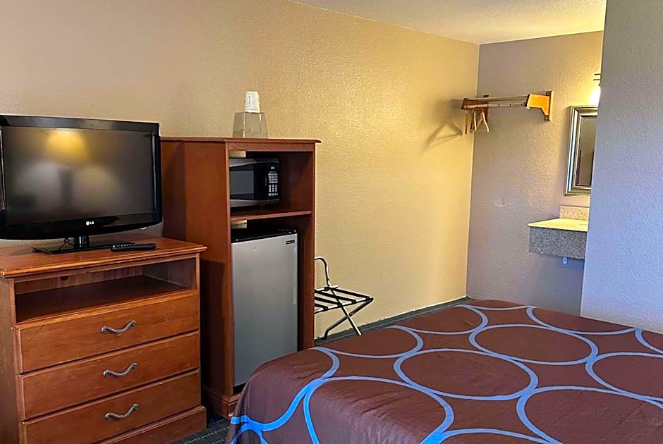 Super 8 by Wyndham Vancouver East