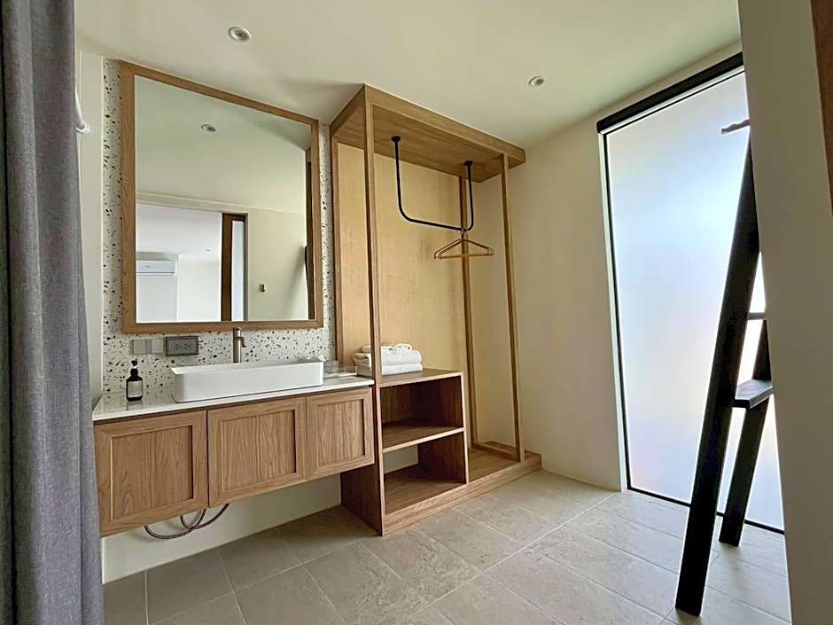 Shanti-Retreat Hotel