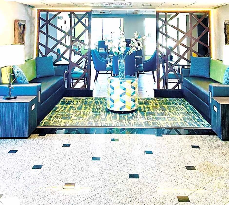 Heritage Inn & Suites St. Louis/Fenton, Trademark by Wyndham