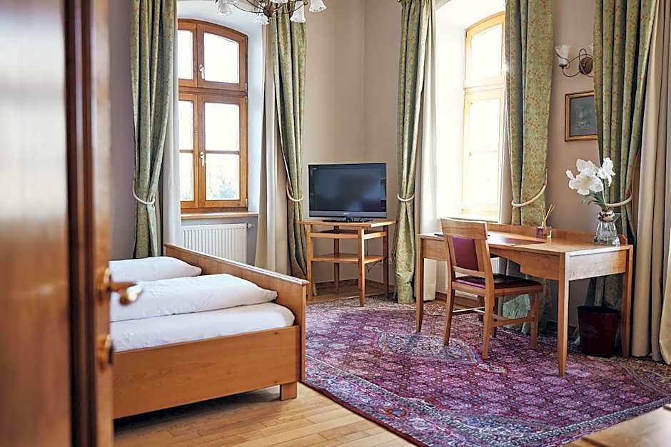 Hotel & Restaurant Waldschloss