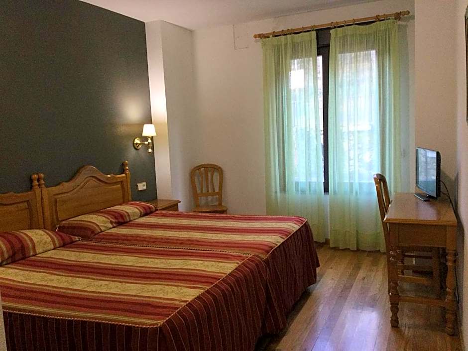 Hotel Cinco Castaños