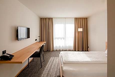 Triple Room with Garden View