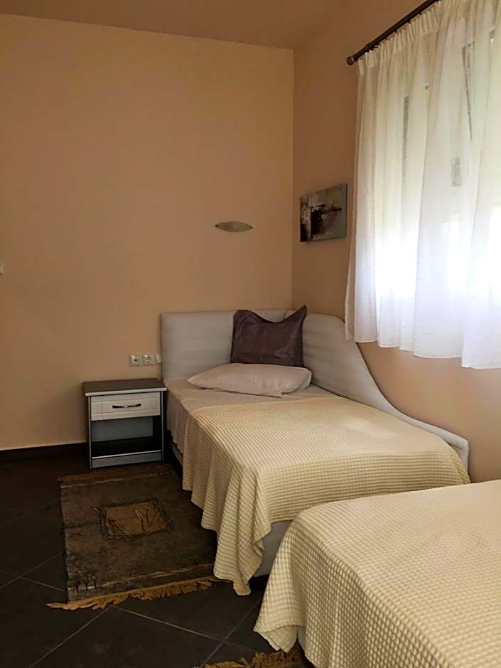 Marinis Boutique Rooms