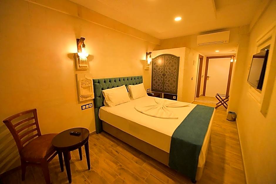 MİDYAT LADİNOS OTEL