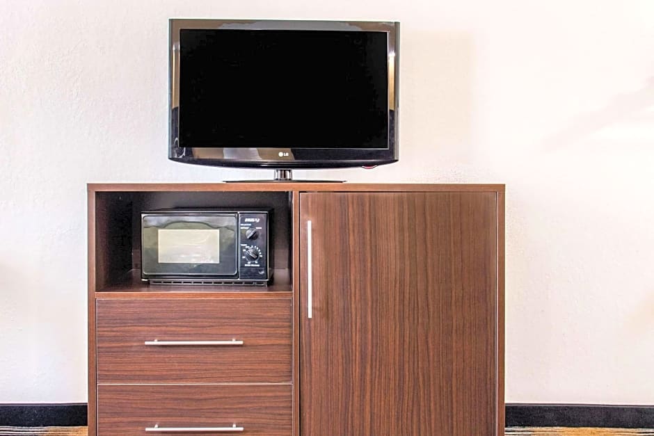 Quality Inn Pooler - Savannah I-95