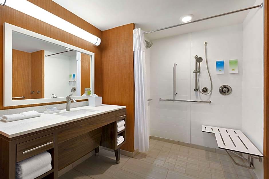 Photo 1 of 7 of 1 King Bed Suite