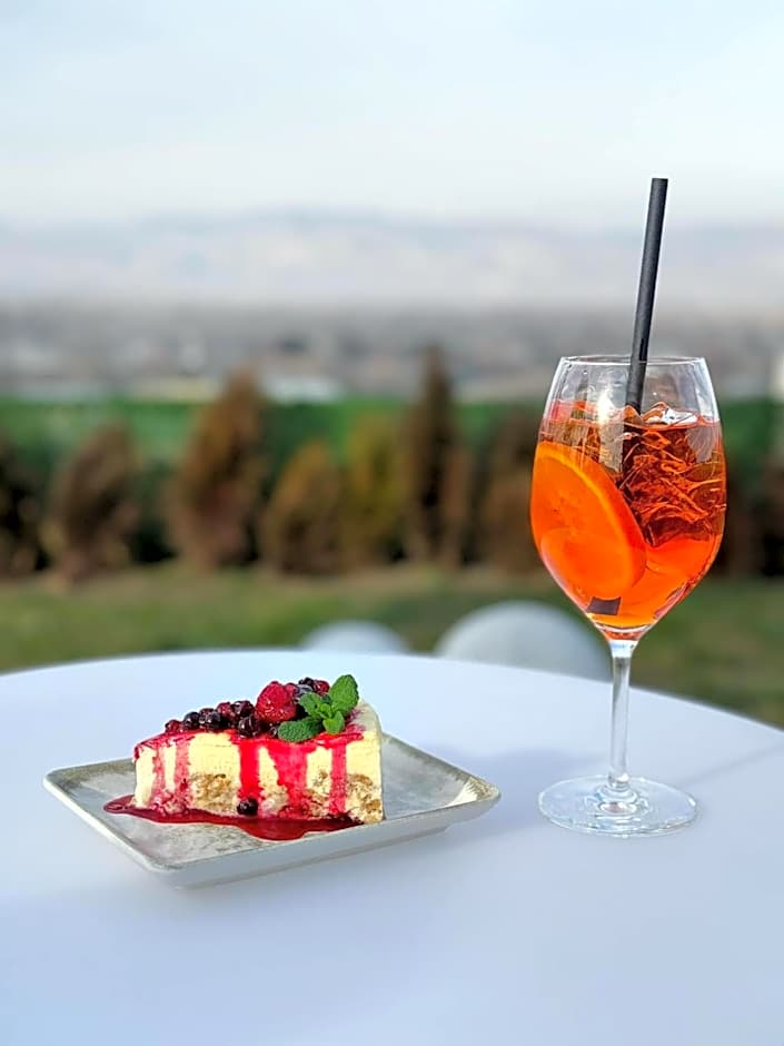 Chateau Mephis Kalaki