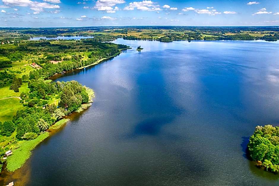 Velo Camp nad jeziorem Dadaj