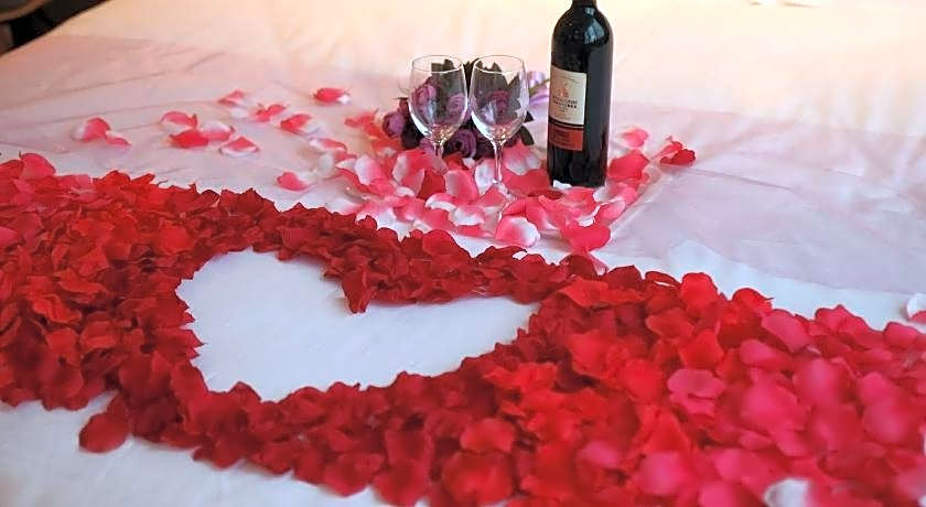 IU Hotel Xian Xijing Hospital Tonghua Gate Subway Station Branch