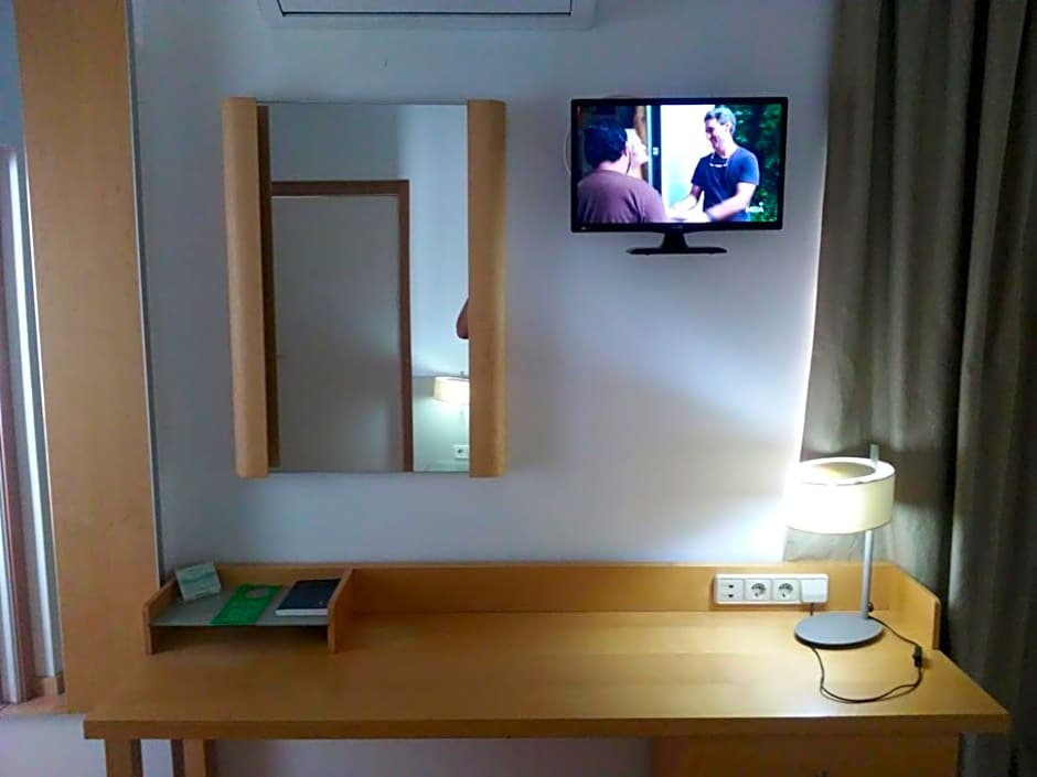 Photo 1 of 13 of Single Room