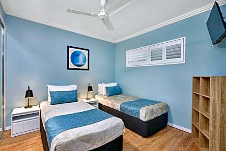 Deluxe Three-Bedroom Apartment