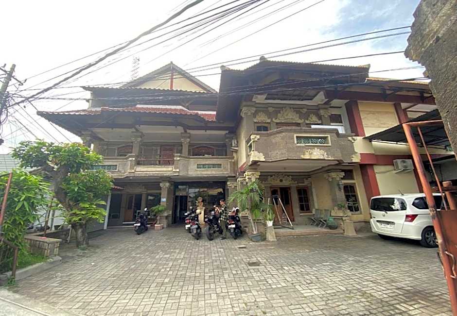 Hotel Candra Adigraha