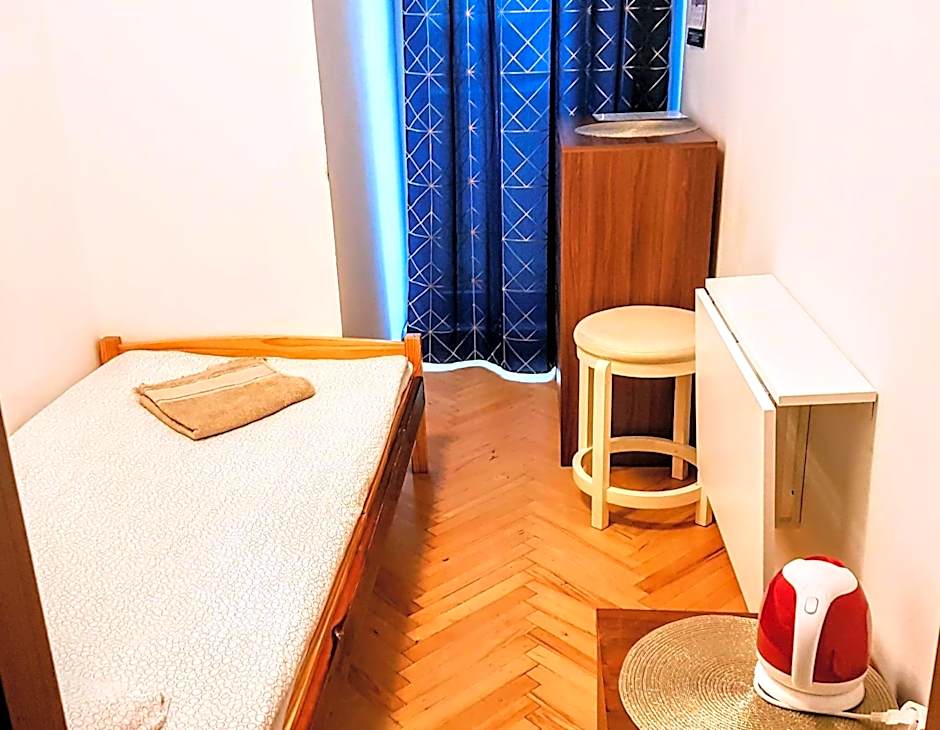 Niebieski Meander Pokoje blisko metra