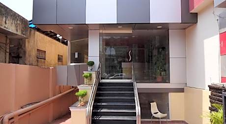 OYO Flagship  Hussain's Marwa