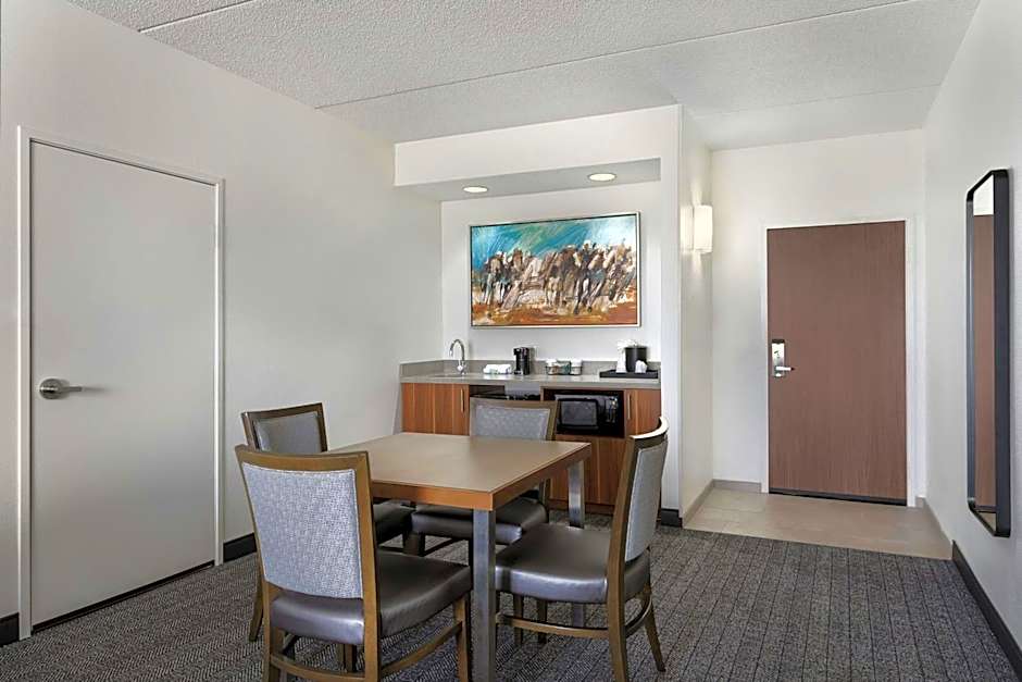 Courtyard by Marriott Louisville Airport