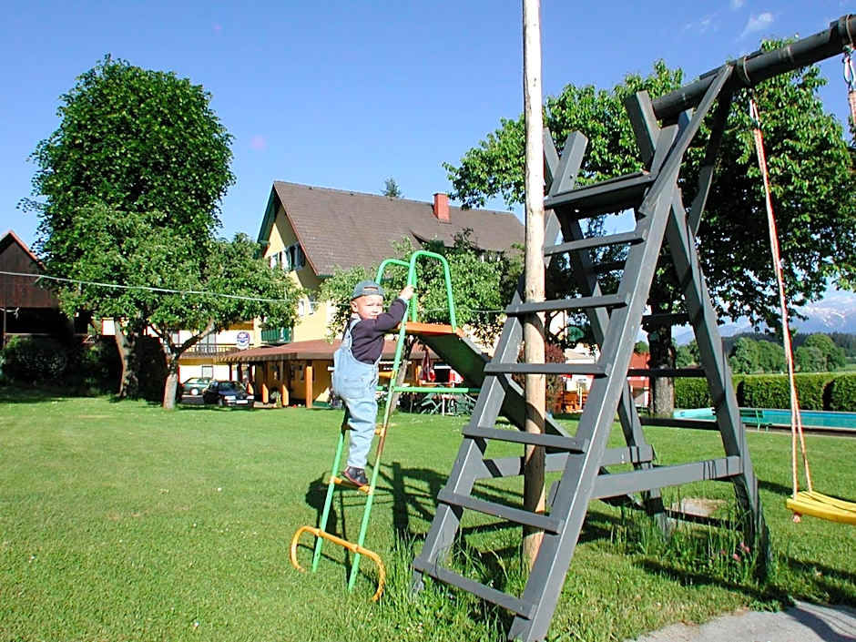 Pension DOBERNIG - CONTACTLESS CHECK IN/STAY