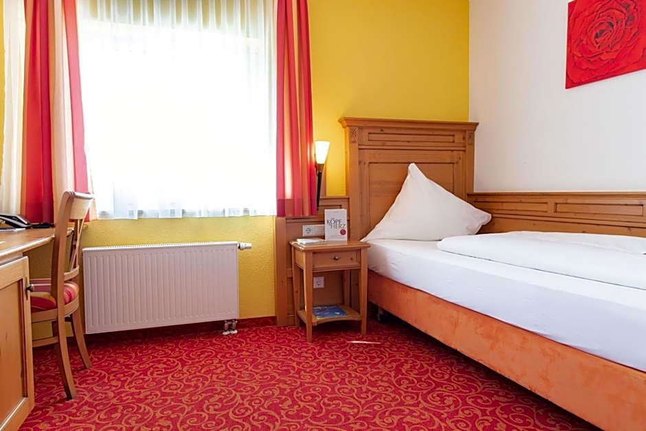 Land-gut-Hotel Landgasthof zur Rose