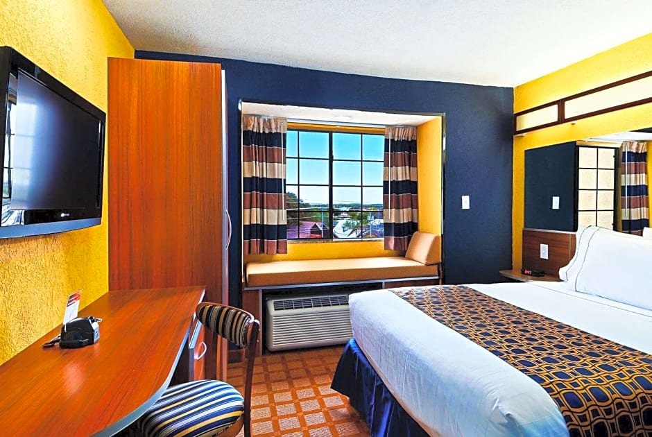 Microtel Inn & Suites By Wyndham New Braunfels