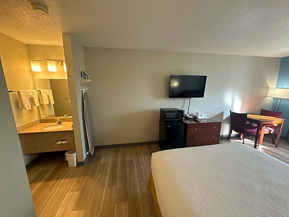 Days Inn by Wyndham Salina I-70
