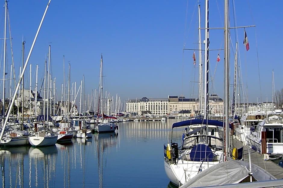 SOWELL HOTELS Le Beach